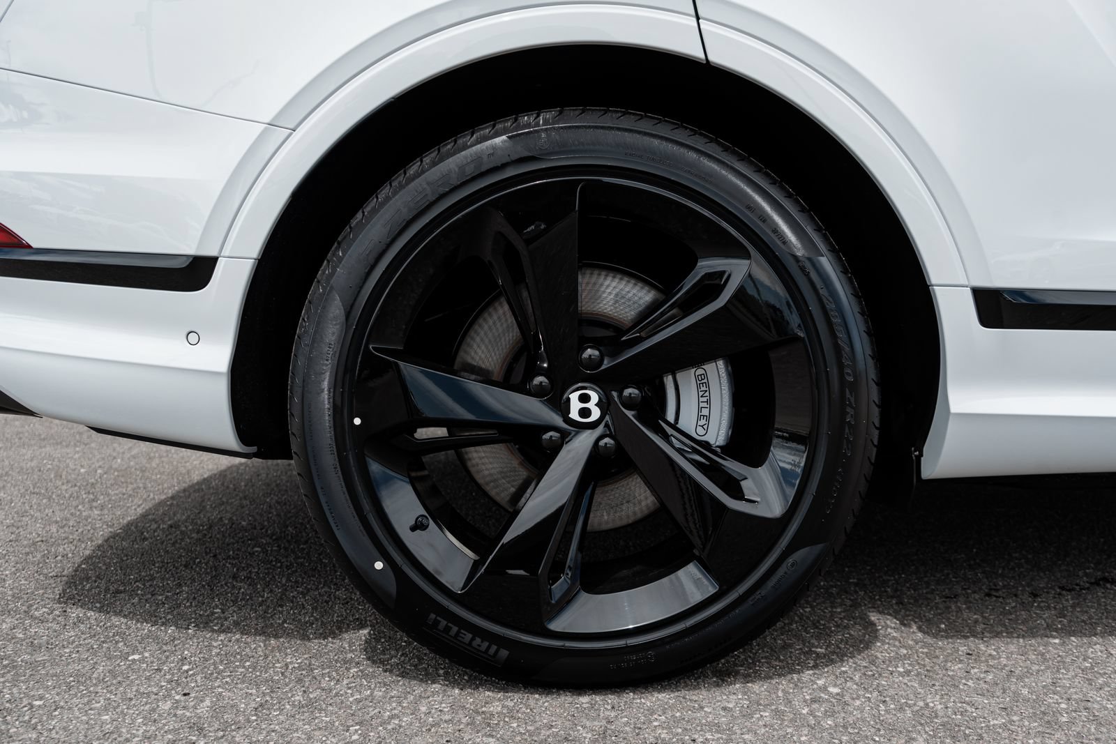 New 2026 Bentley Bentayga AWD/4WD image 15
