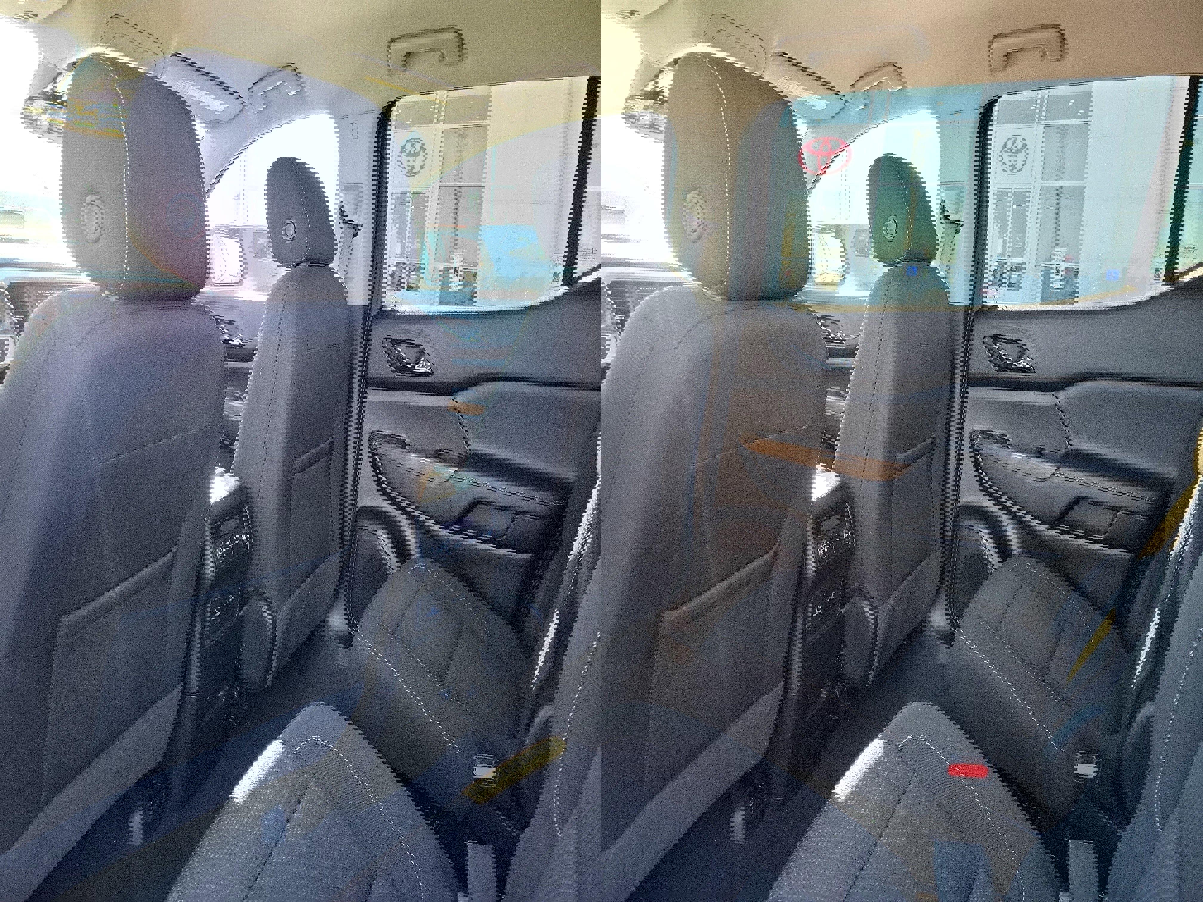 Used 2023 GMC Acadia SLE w/ Driver Convenience Package image 14