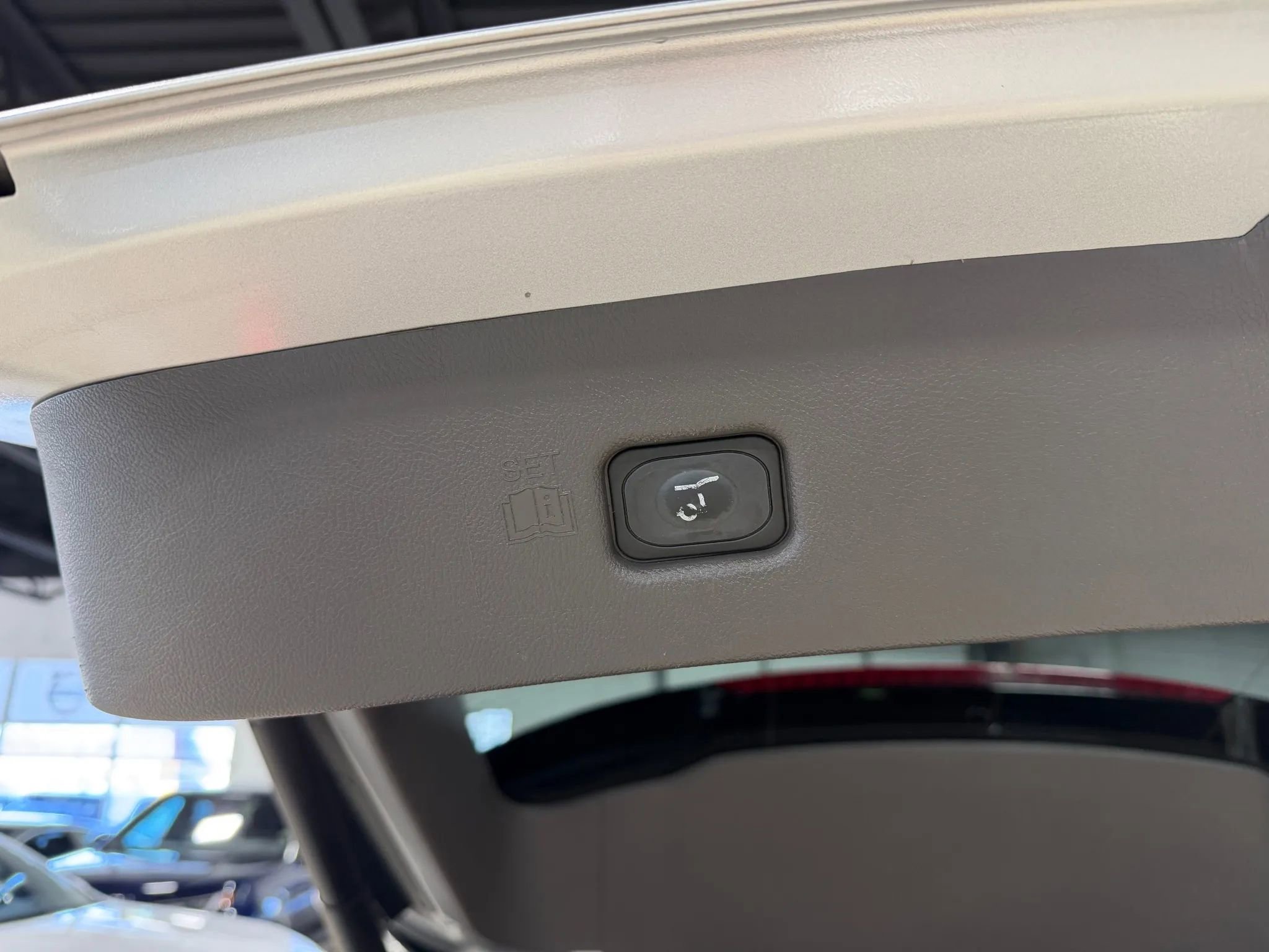 Used 2016 Lincoln MKX Reserve w/ Technology Package image 34