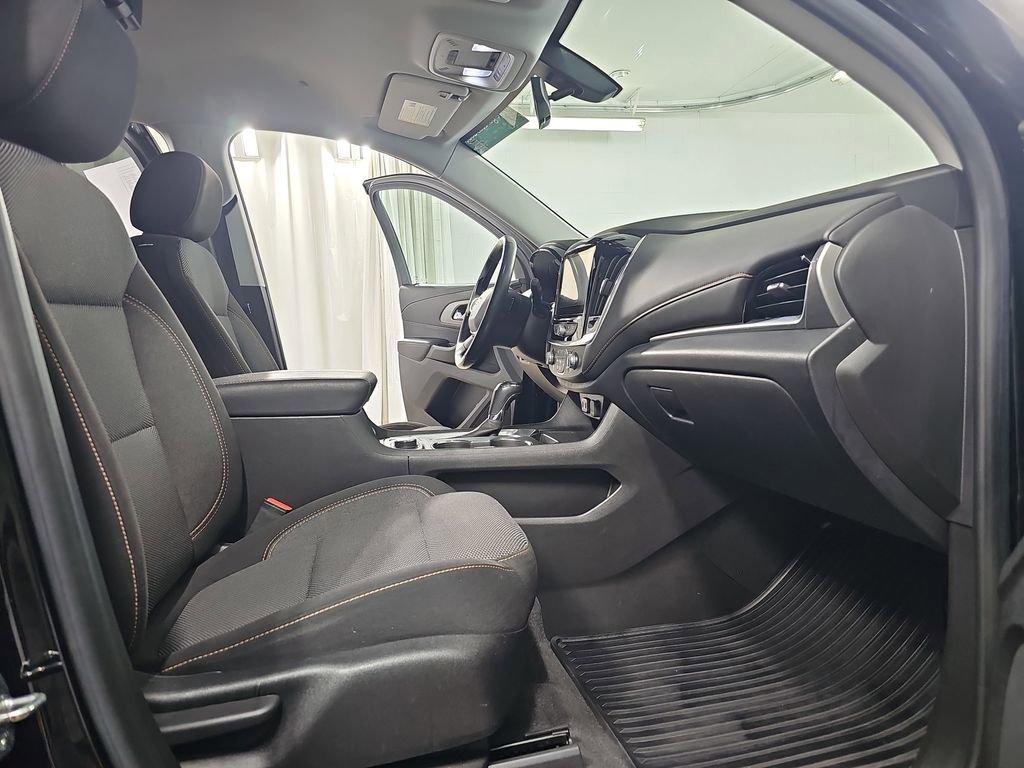 Used 2019 Chevrolet Traverse LT w/ LPO, Blackout Package AWD/4WD image 13