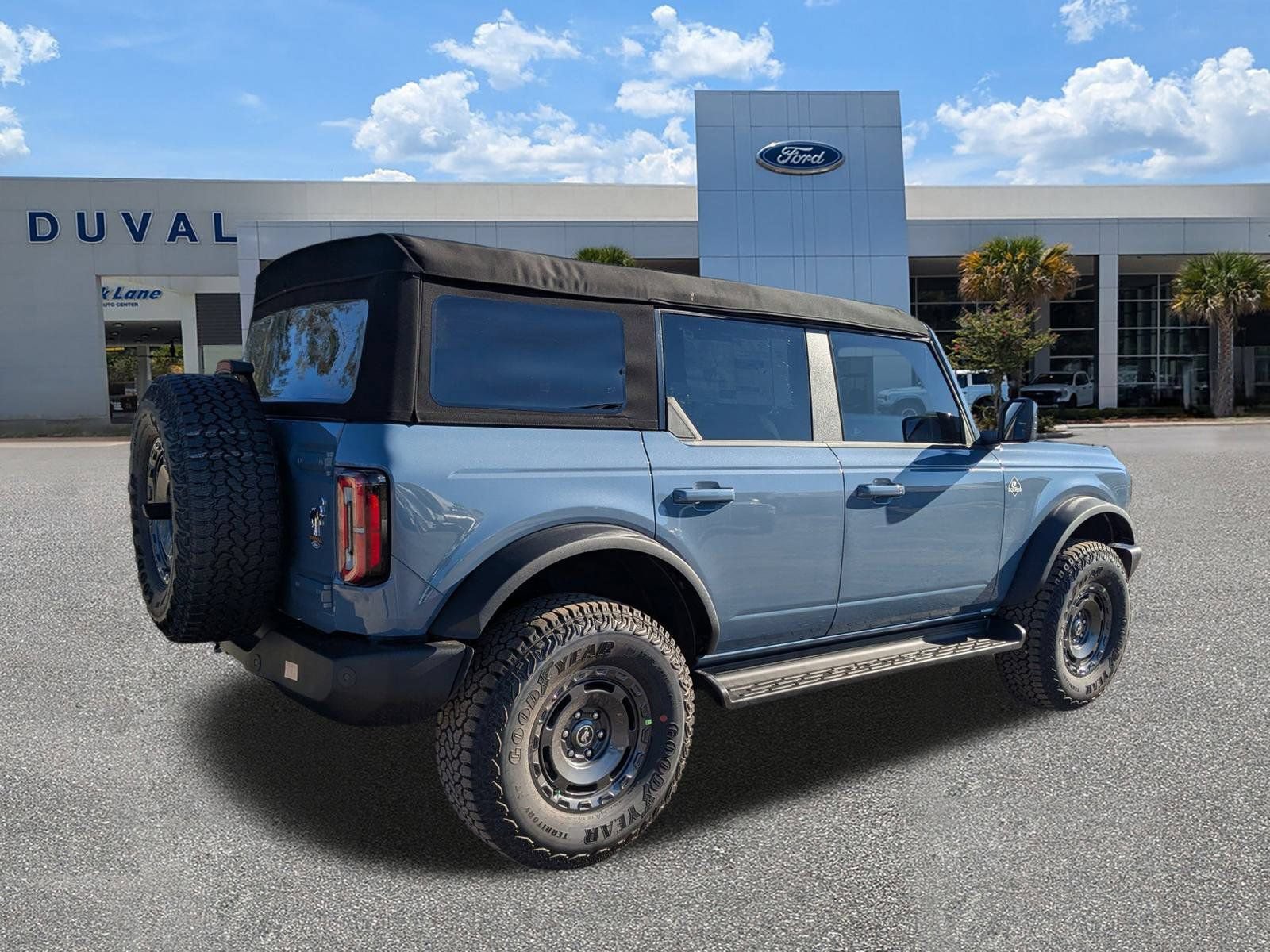 New 2025 Ford Bronco Outer Banks w/ Sasquatch Package AWD/4WD image 4