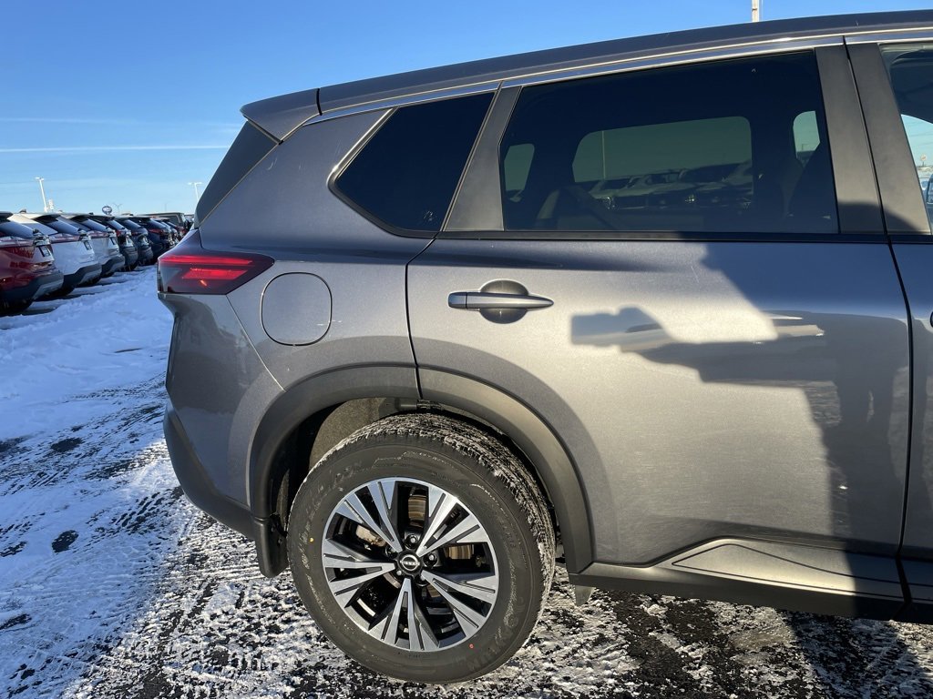 Used 2023 Nissan Rogue SV image 38