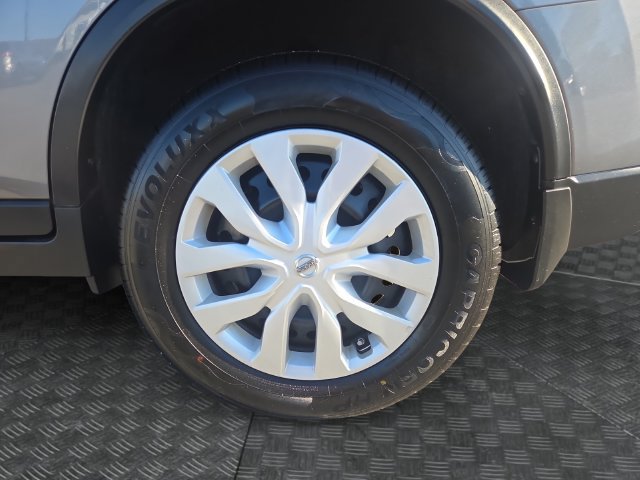 Used 2016 Nissan Rogue S w/ Appearance Package AWD/4WD image 33