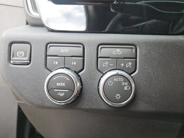 New 2026 GMC Sierra 1500 SLE AWD/4WD image 12