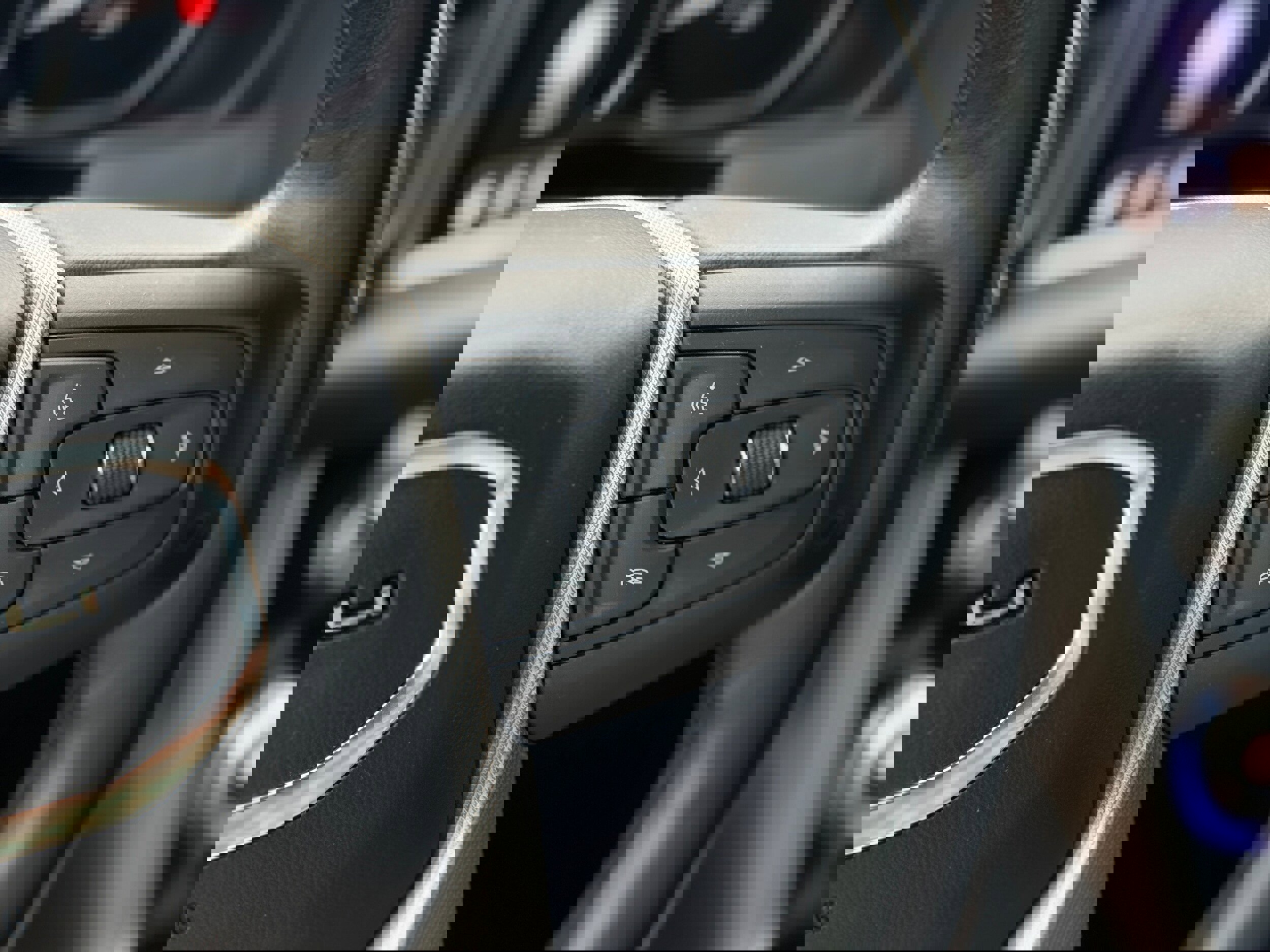 Used 2021 GMC Yukon Denali w/ Denali Premium Package image 16