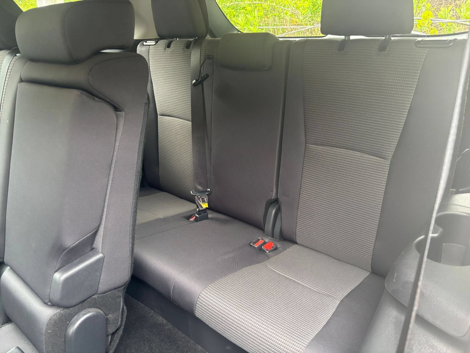 Used 2025 Toyota Highlander LE FWD image 31