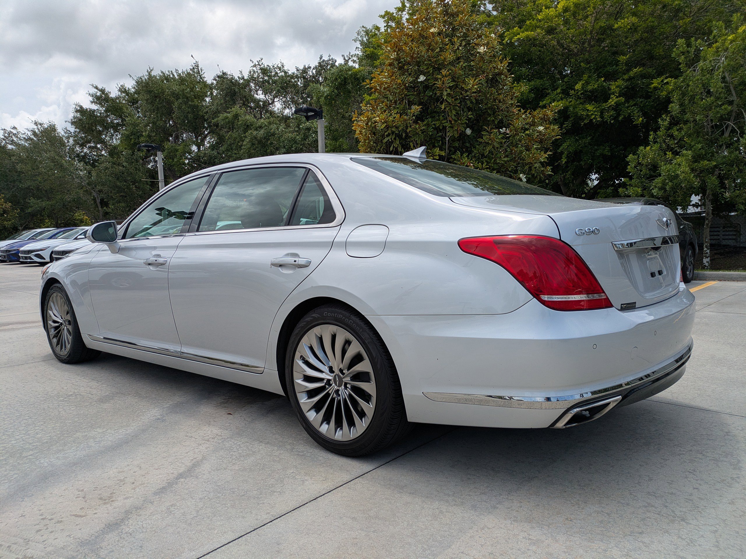 Used 2019 Genesis G90 3.3T Premium AWD/4WD image 4