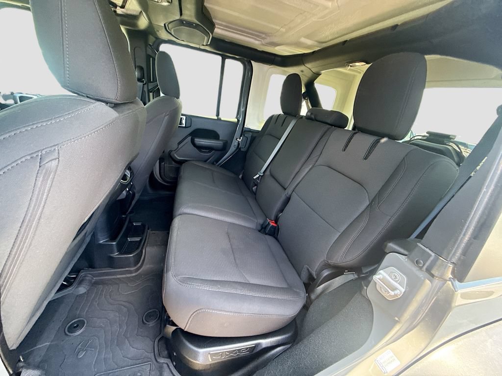 Used 2023 Jeep Wrangler Unlimited AWD/4WD image 27