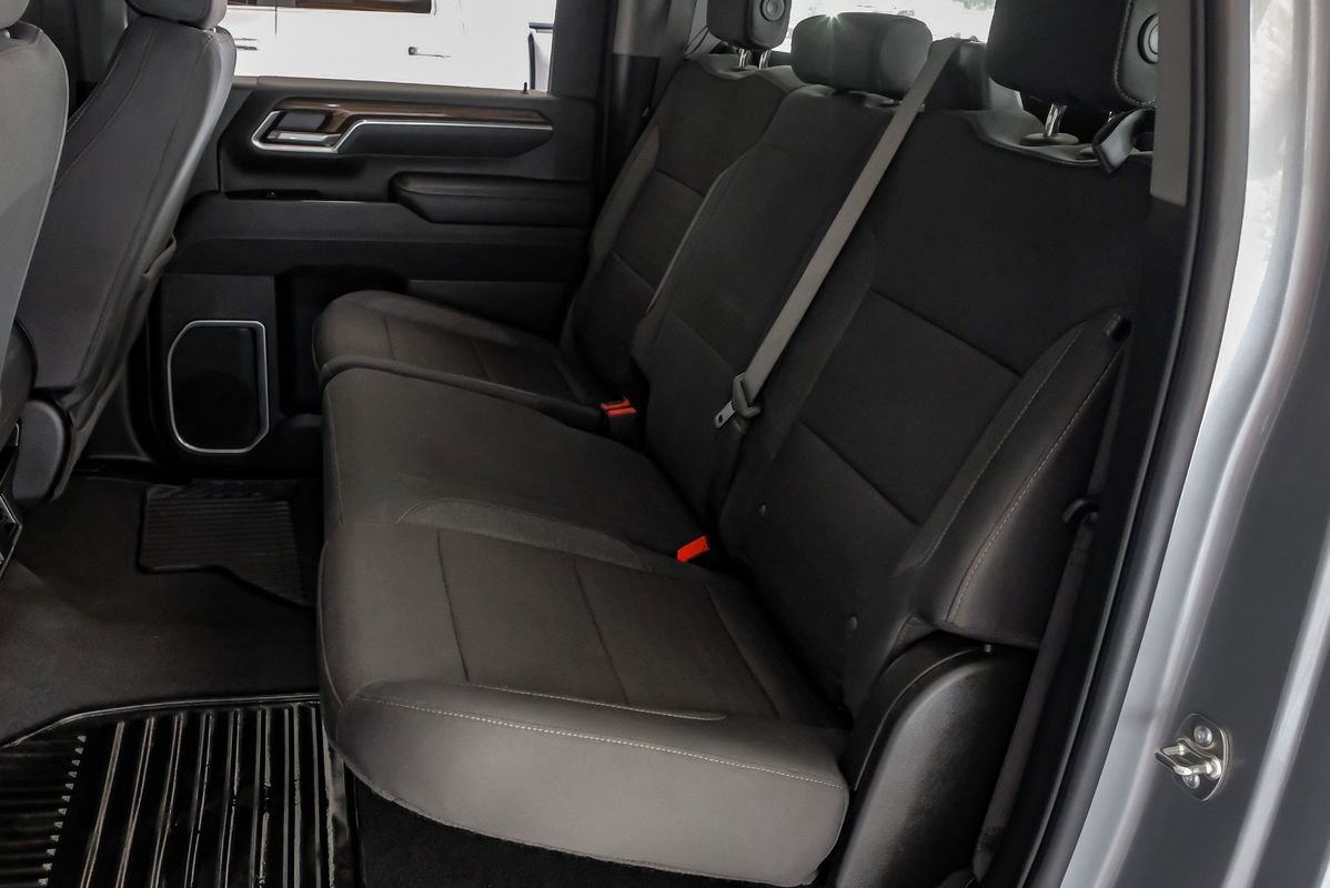 Used 2025 Chevrolet Silverado 2500 LT w/ Convenience Package image 39