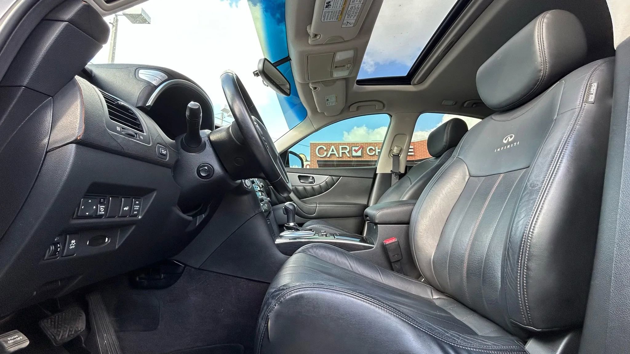 Used 2012 INFINITI FX35 2WD w/ Premium Pkg image 11