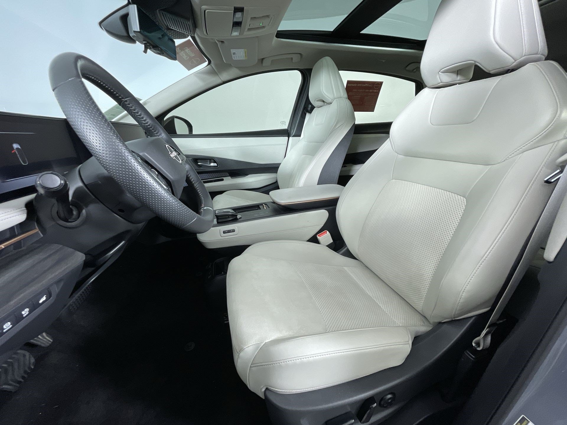 Certified 2024 Nissan Ariya AWD image 15