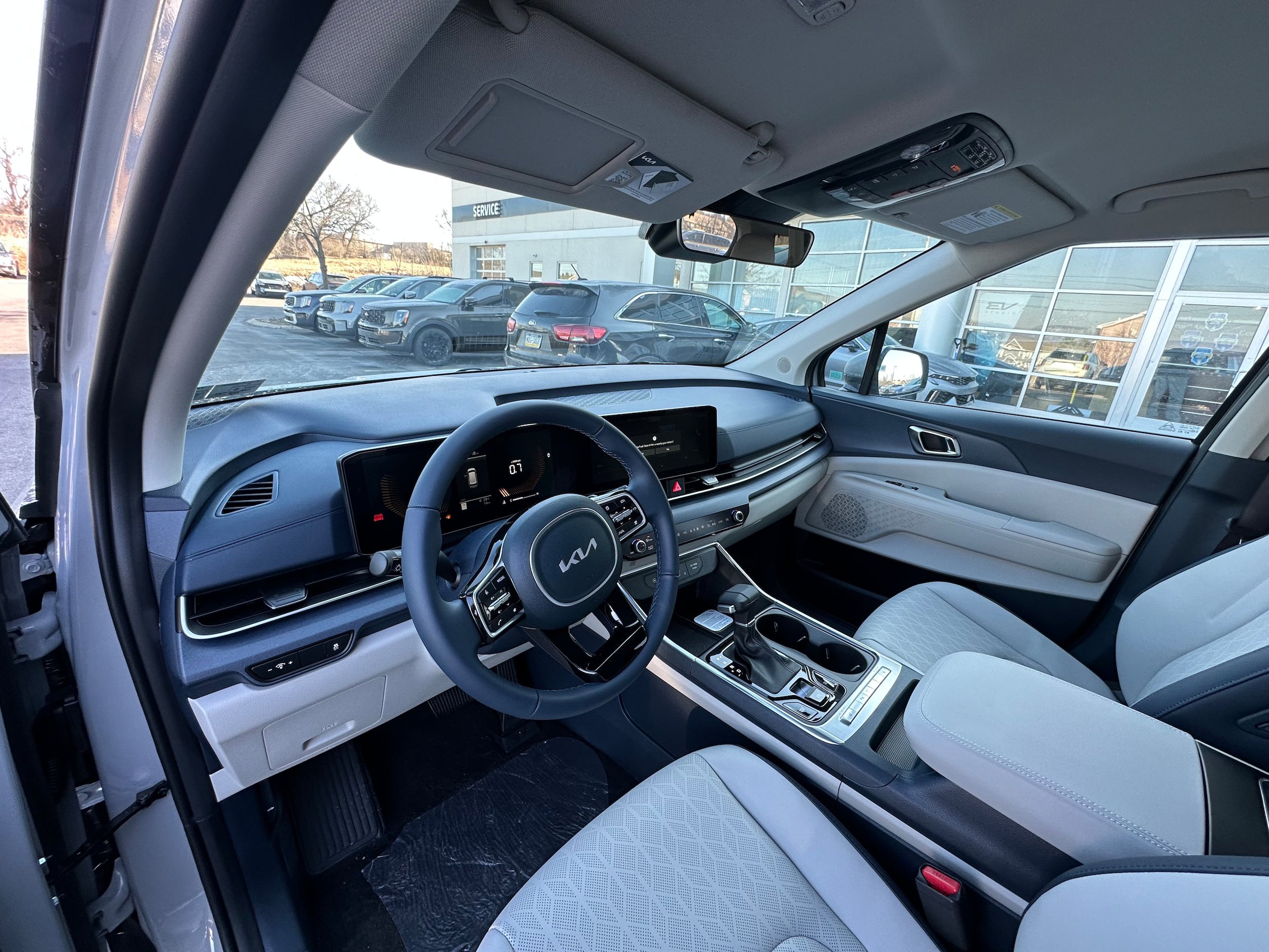 New 2026 Kia Carnival EX FWD image 41