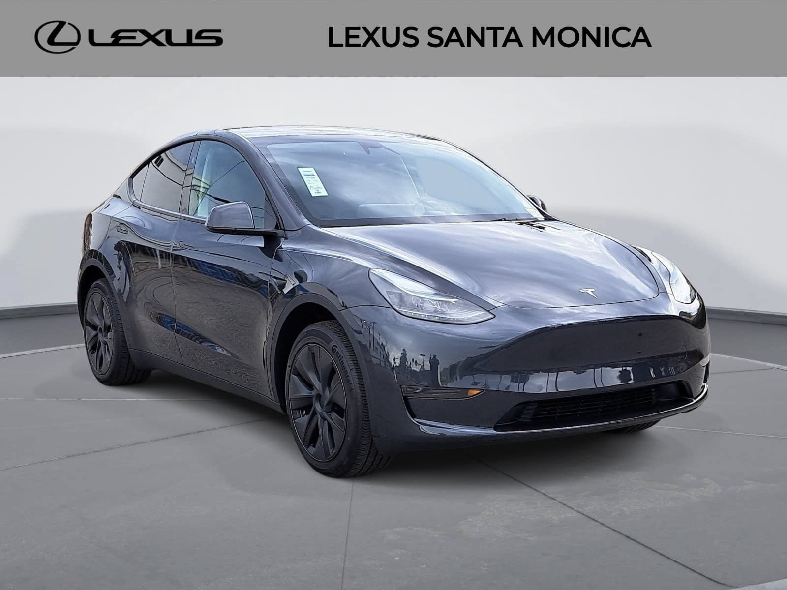 Used 2024 Tesla Model Y 2WD image 3