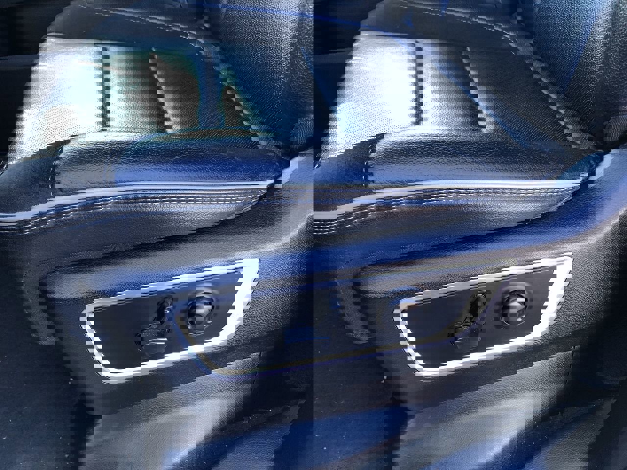 Used 2022 RAM 1500 Laramie w/ Sport Appearance Package image 14