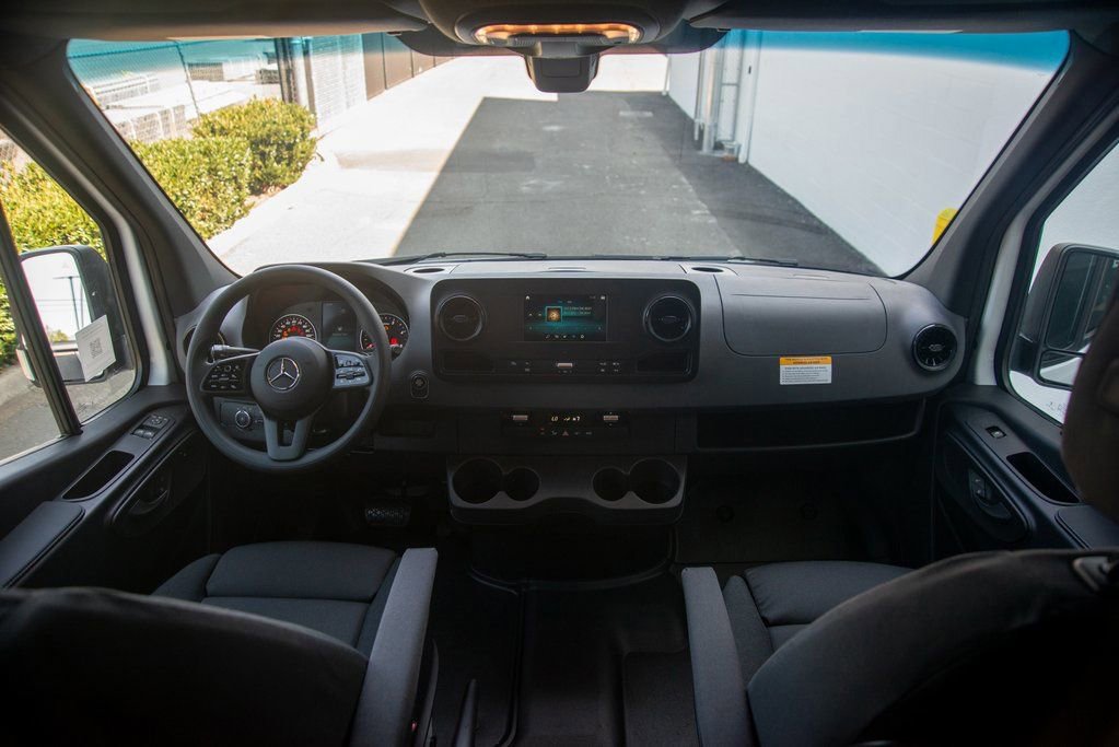 Used 2024 Mercedes-Benz Sprinter 2500 image 26