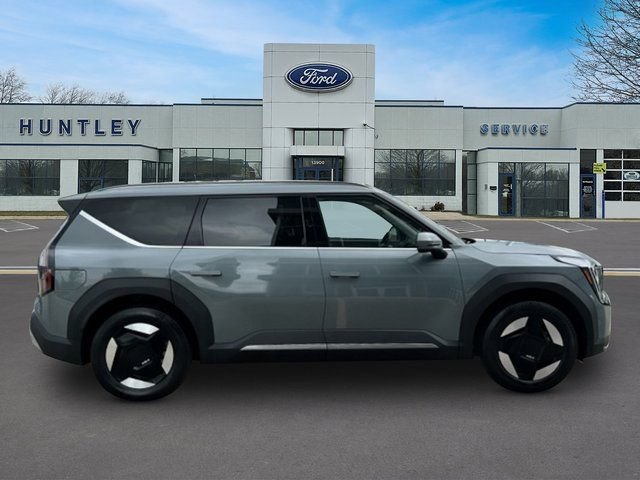 Used 2024 Kia EV9 Wind AWD/4WD image 4
