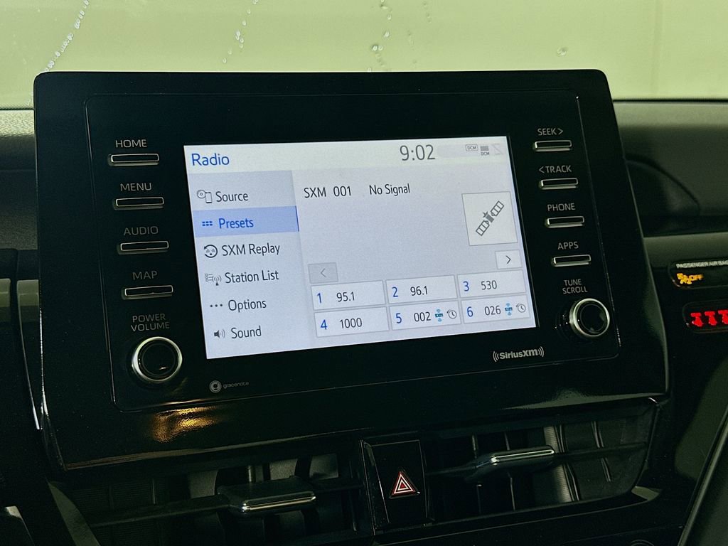 Used 2022 Toyota Camry LE image 29