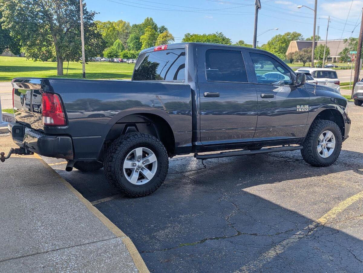Used 2017 RAM 1500 Express AWD/4WD image 15