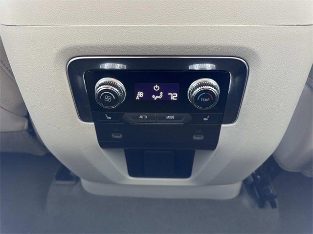 Used 2024 GMC Yukon XL Denali image 17