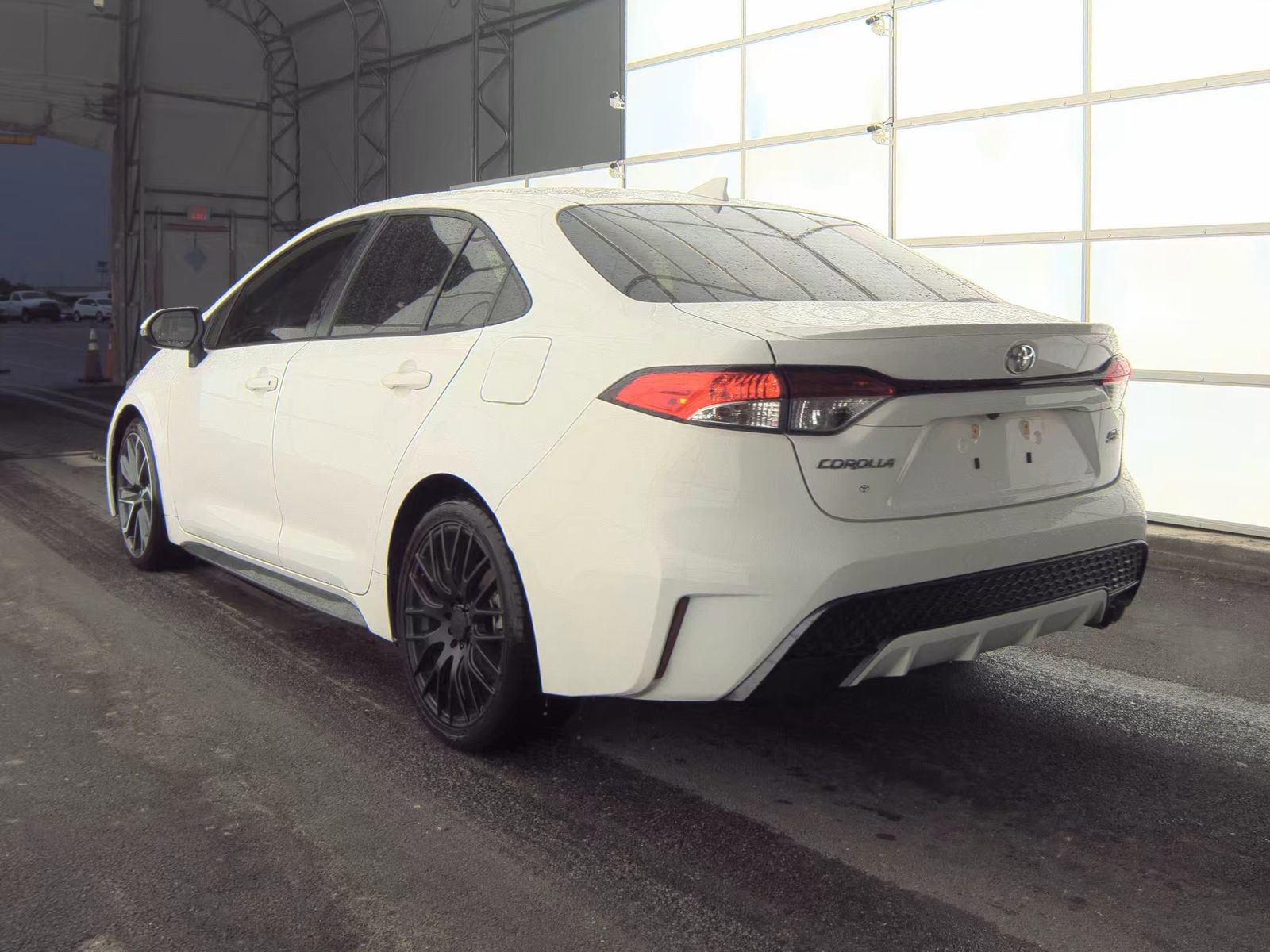 Used 2020 Toyota Corolla SE FWD image 13