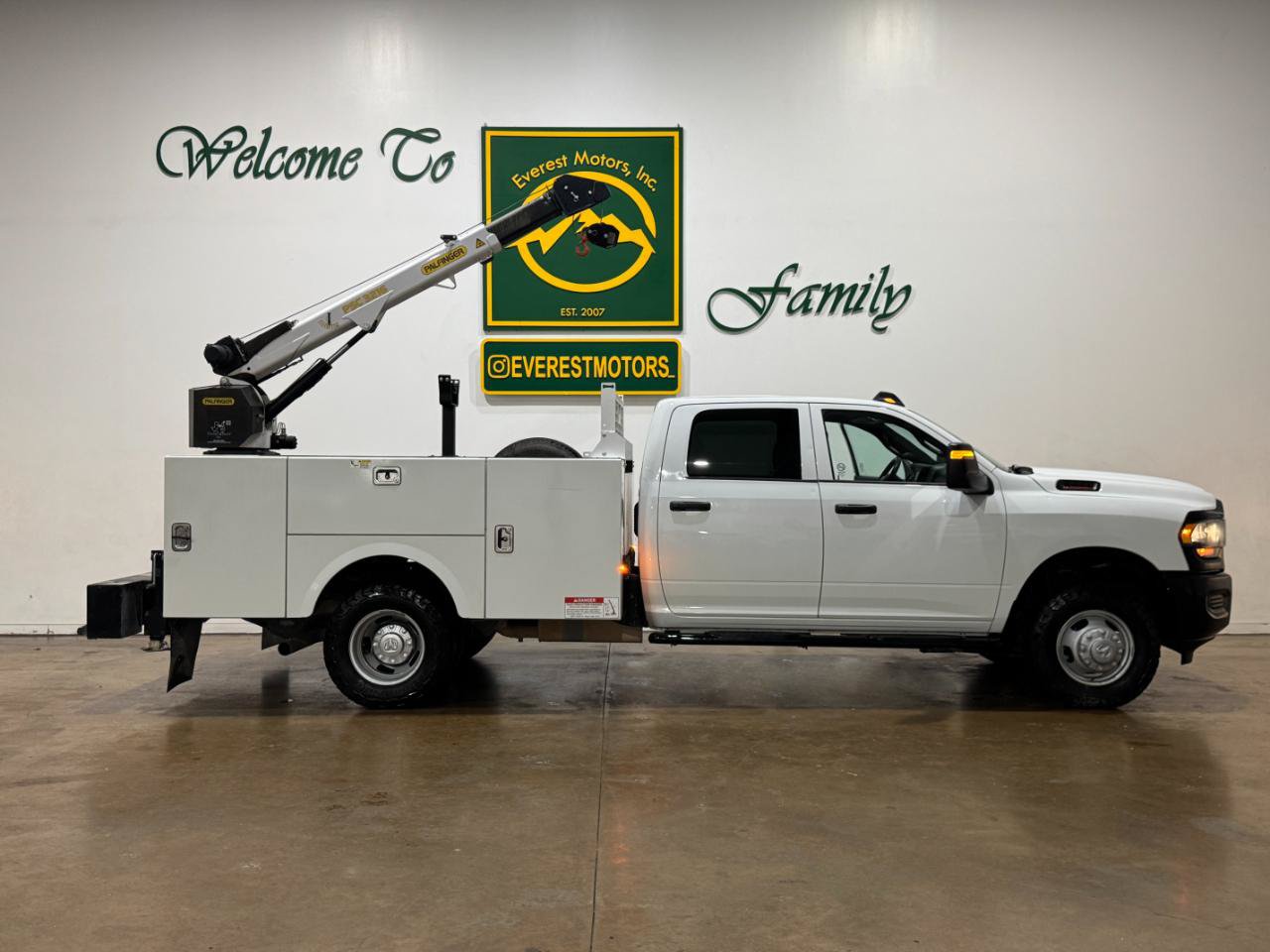 Used 2024 RAM 3500 Tradesman AWD/4WD image 13