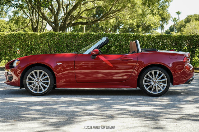 Used 2020 FIAT 124 Spider Lusso RWD image 3