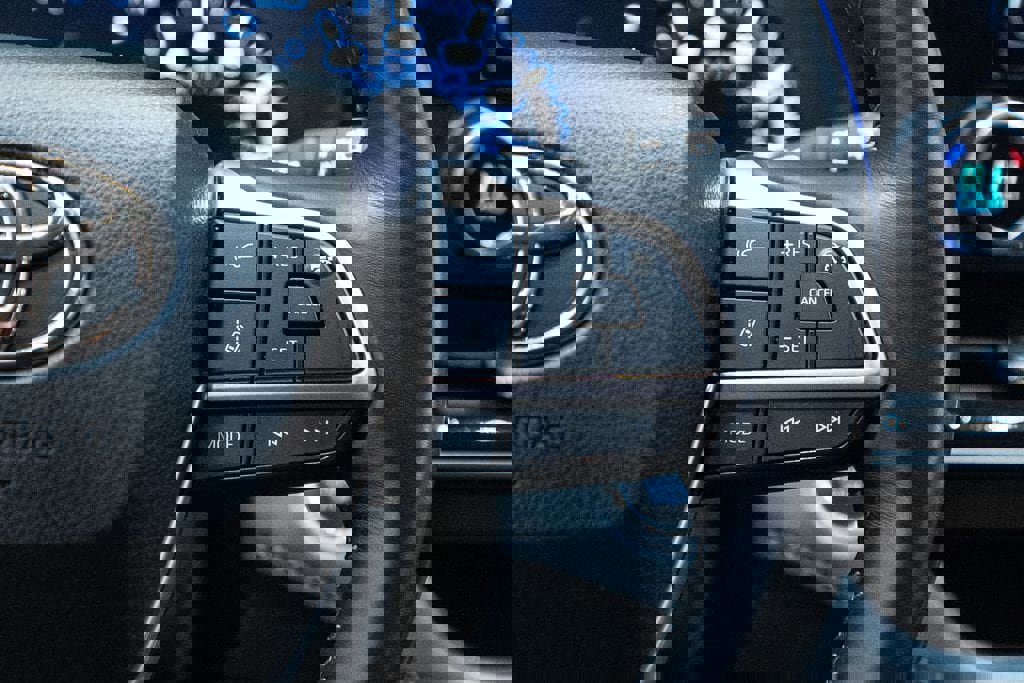 Used 2024 Toyota Highlander LE image 19