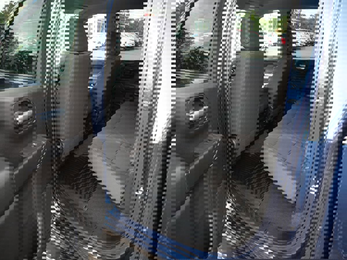 Used 2020 Chevrolet Silverado 1500 Custom w/ Custom Value Package image 18