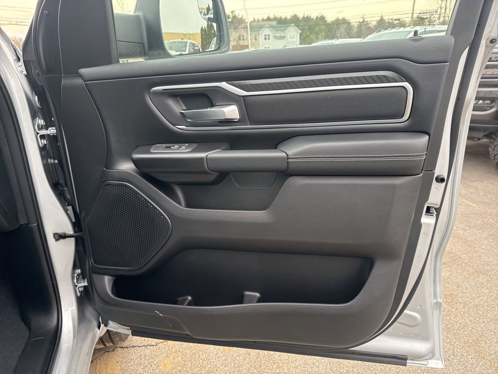 New 2026 RAM 1500 4x4 Crew Cab image 31