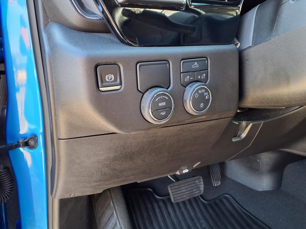 Used 2025 Chevrolet Silverado 1500 LT RWD image 11