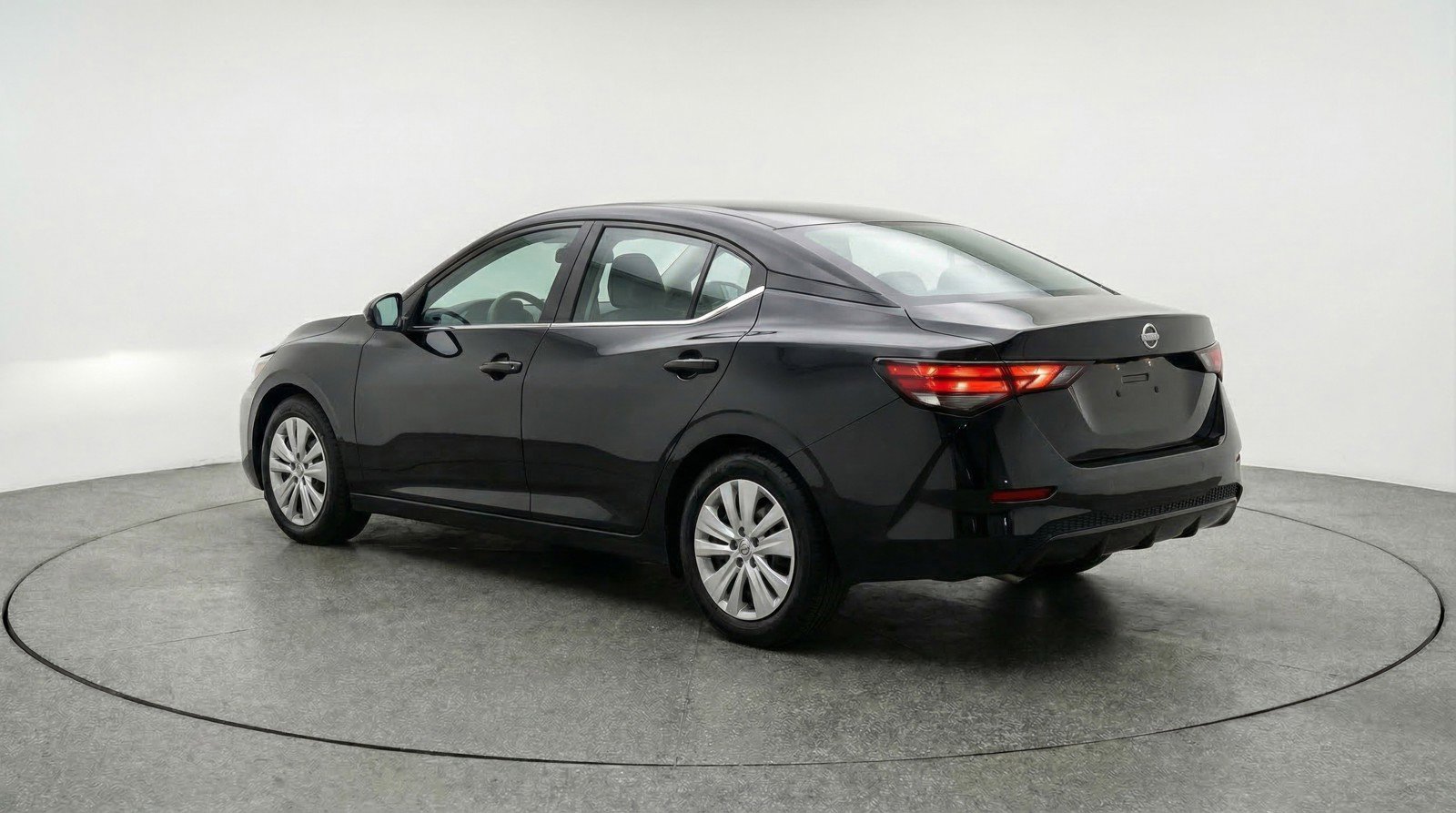 Used 2025 Nissan Sentra S image 6