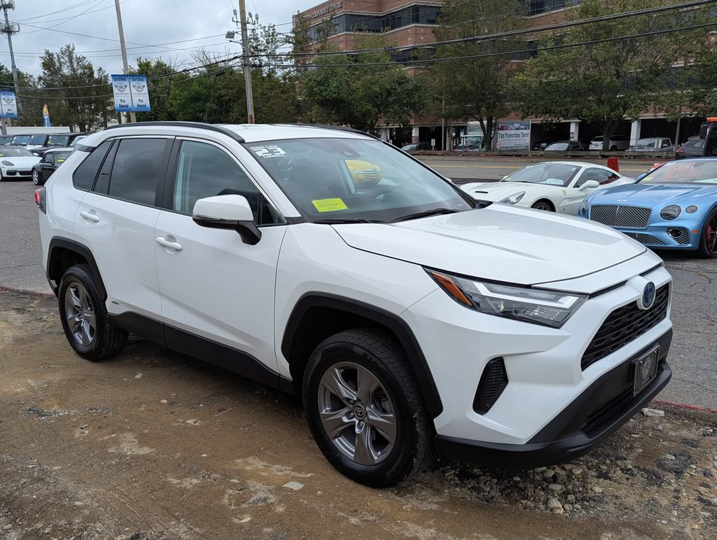 Used 2023 Toyota RAV4 XLE AWD/4WD image 5