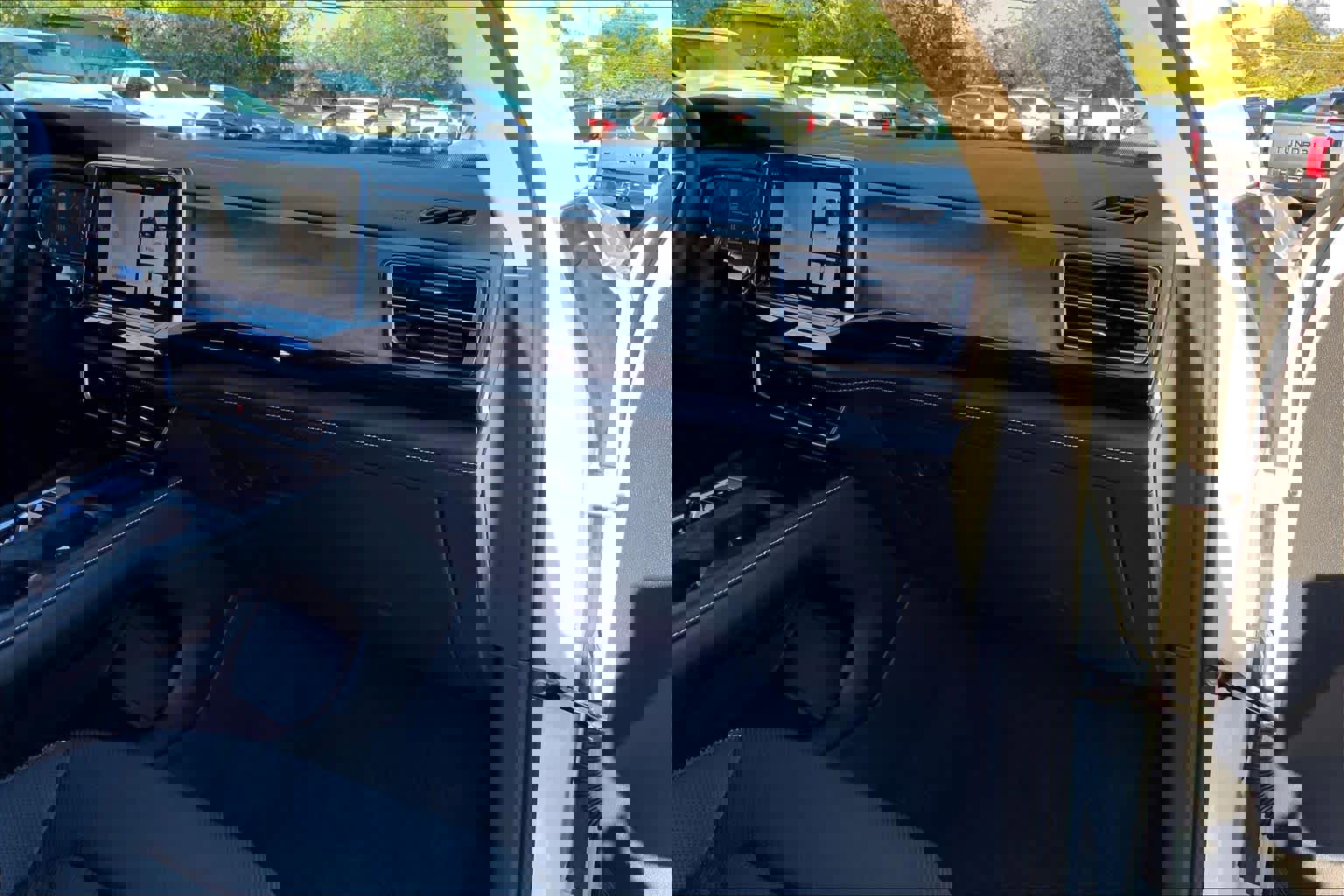 Certified 2024 Volkswagen Atlas SE image 31