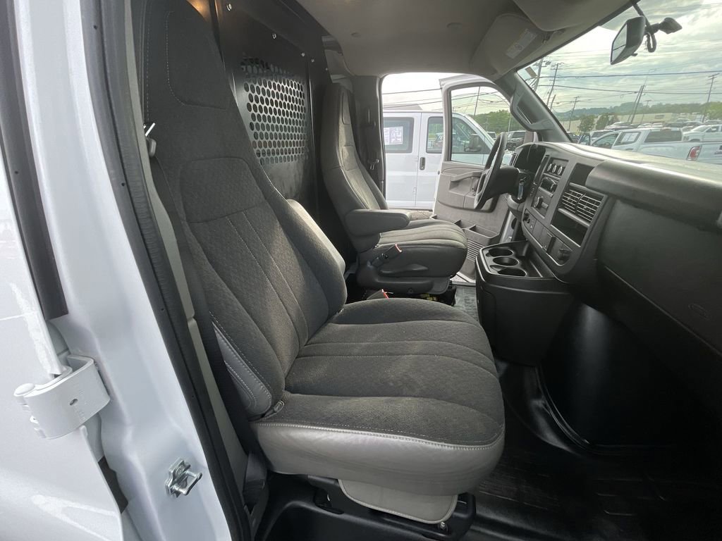 Used 2025 GMC Savana 2500 w/ Driver Convenience Package RWD image 23