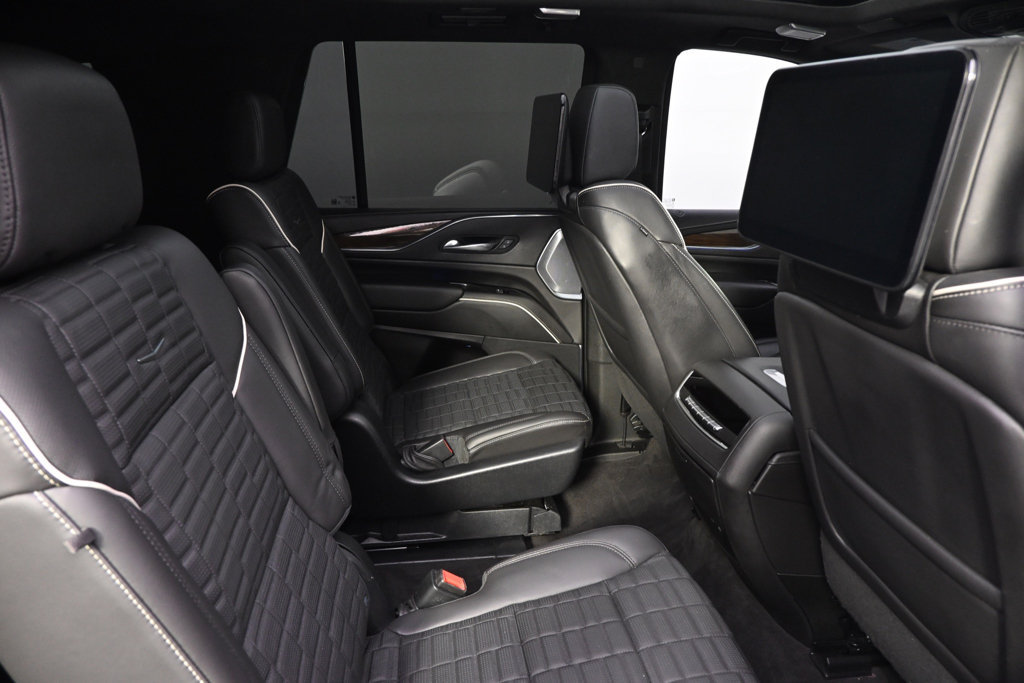 Used 2023 Cadillac Escalade Sport Platinum w/ Heavy-Duty Trailer Package AWD/4WD image 18