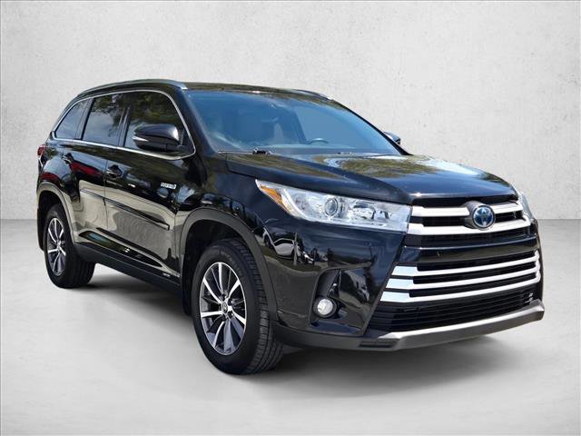 Used 2019 Toyota Highlander XLE image 3