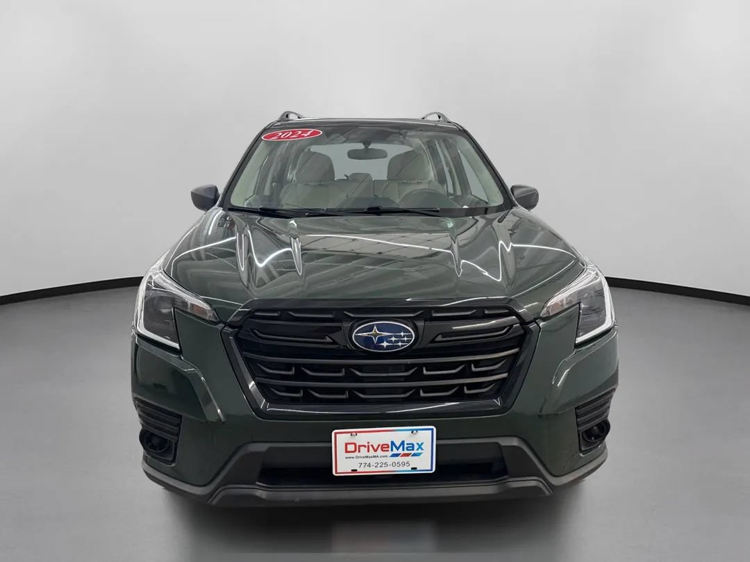 Used 2024 Subaru Forester AWD/4WD image 2