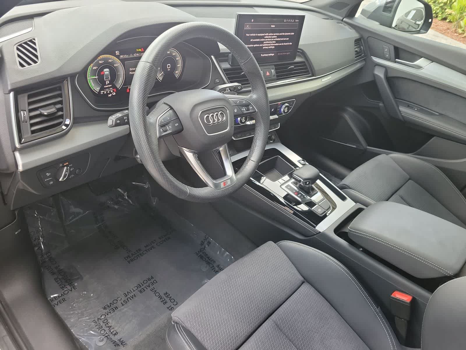 Used 2024 Audi Q5 e Premium Plus w/ Premium Plus Package AWD/4WD image 2
