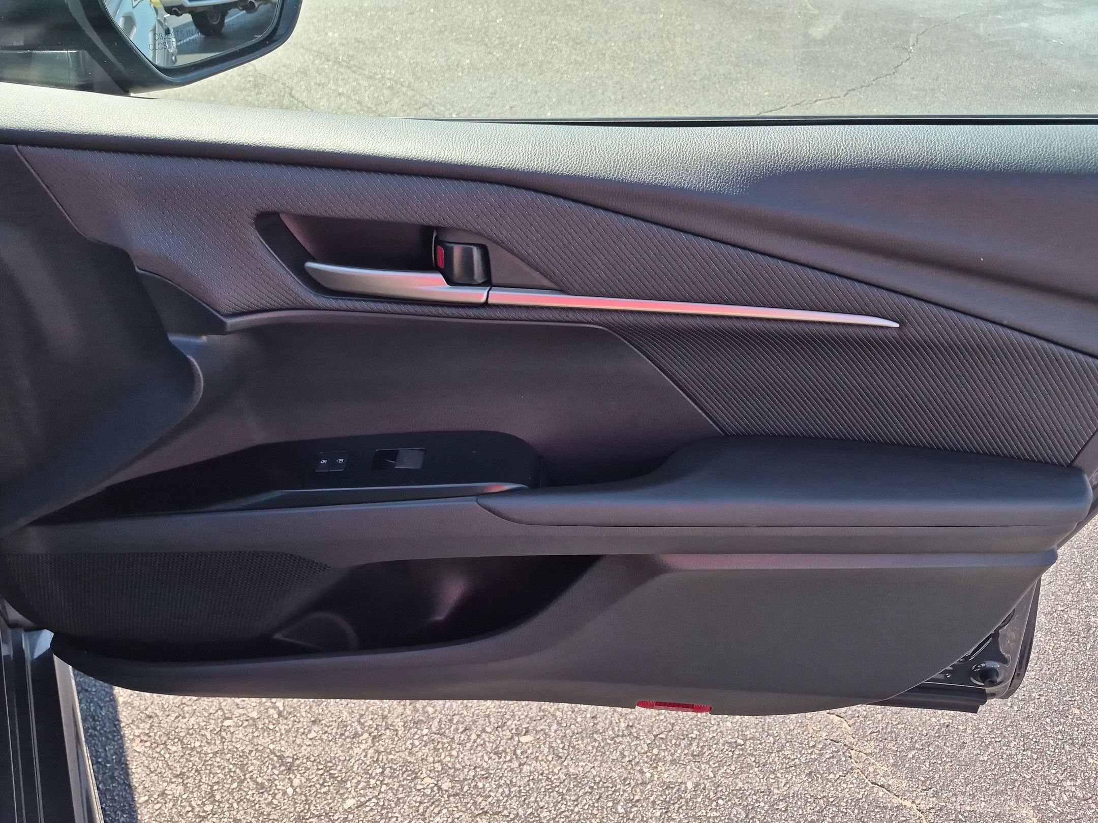Used 2025 Toyota Camry SE FWD image 33