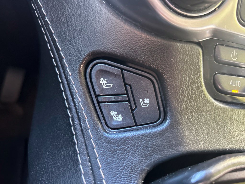 Used 2017 Chevrolet Suburban Premier AWD/4WD image 18