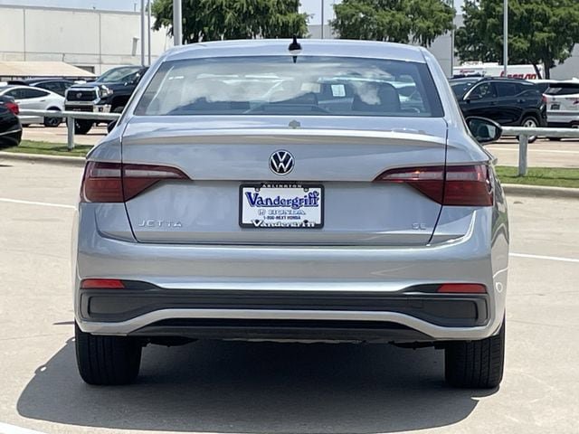 Used 2024 Volkswagen Jetta SE FWD image 5