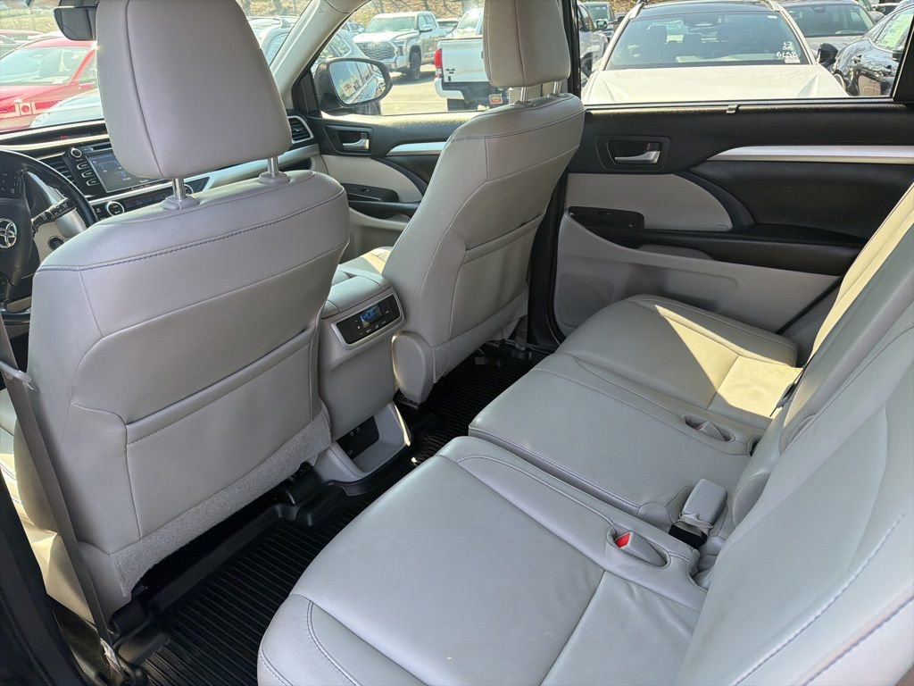 Certified 2018 Toyota Highlander XLE image 20