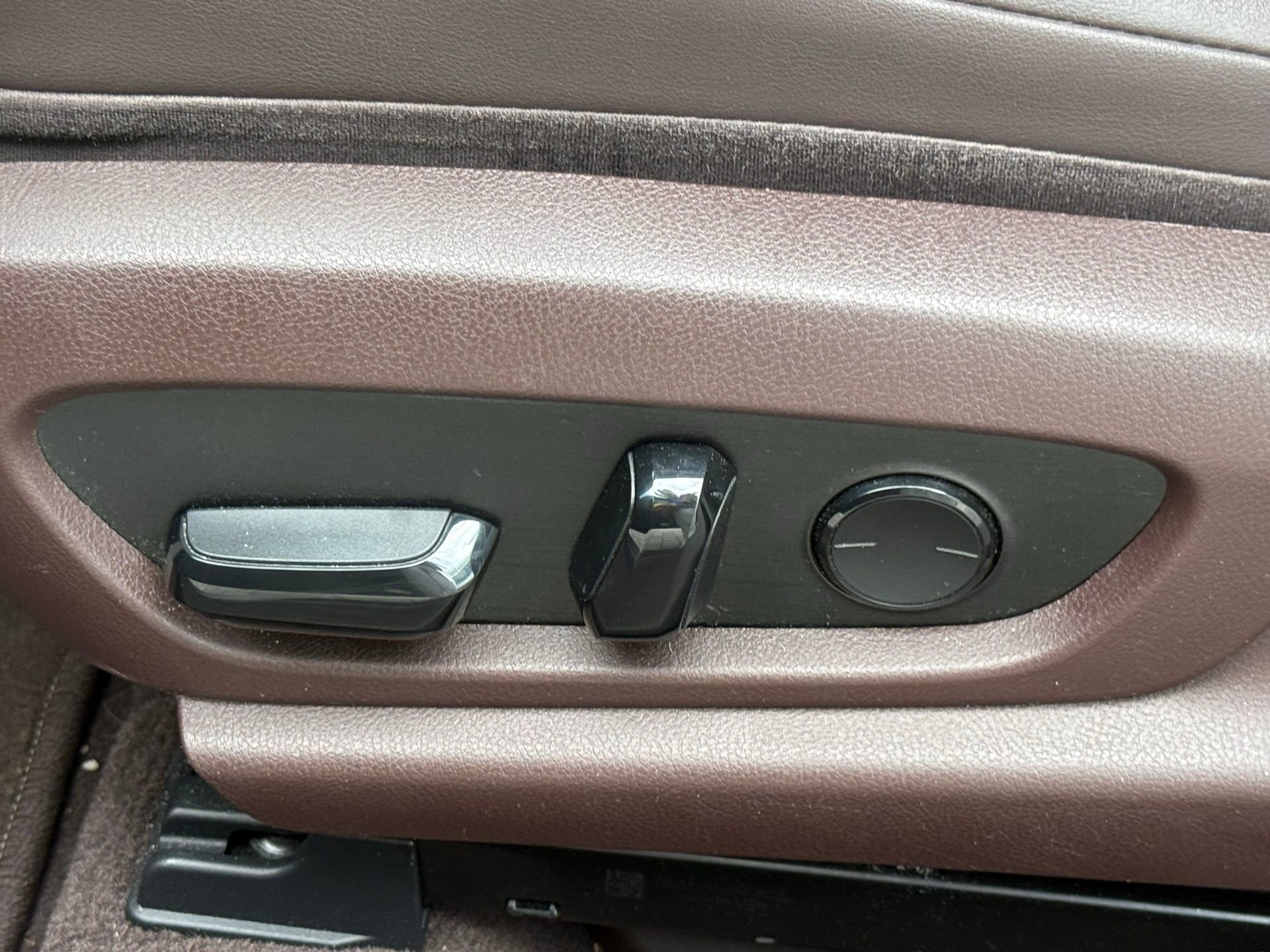 Used 2020 Lexus ES 300h w/ Premium Package FWD image 39