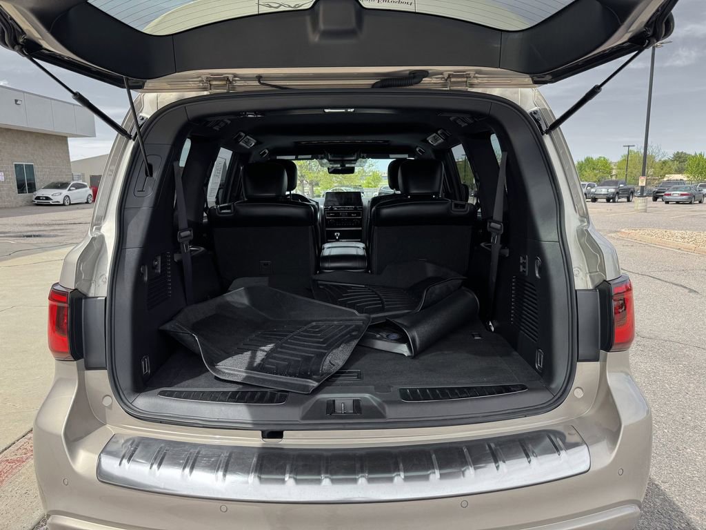 Used 2024 INFINITI QX80 Sensory AWD/4WD image 9