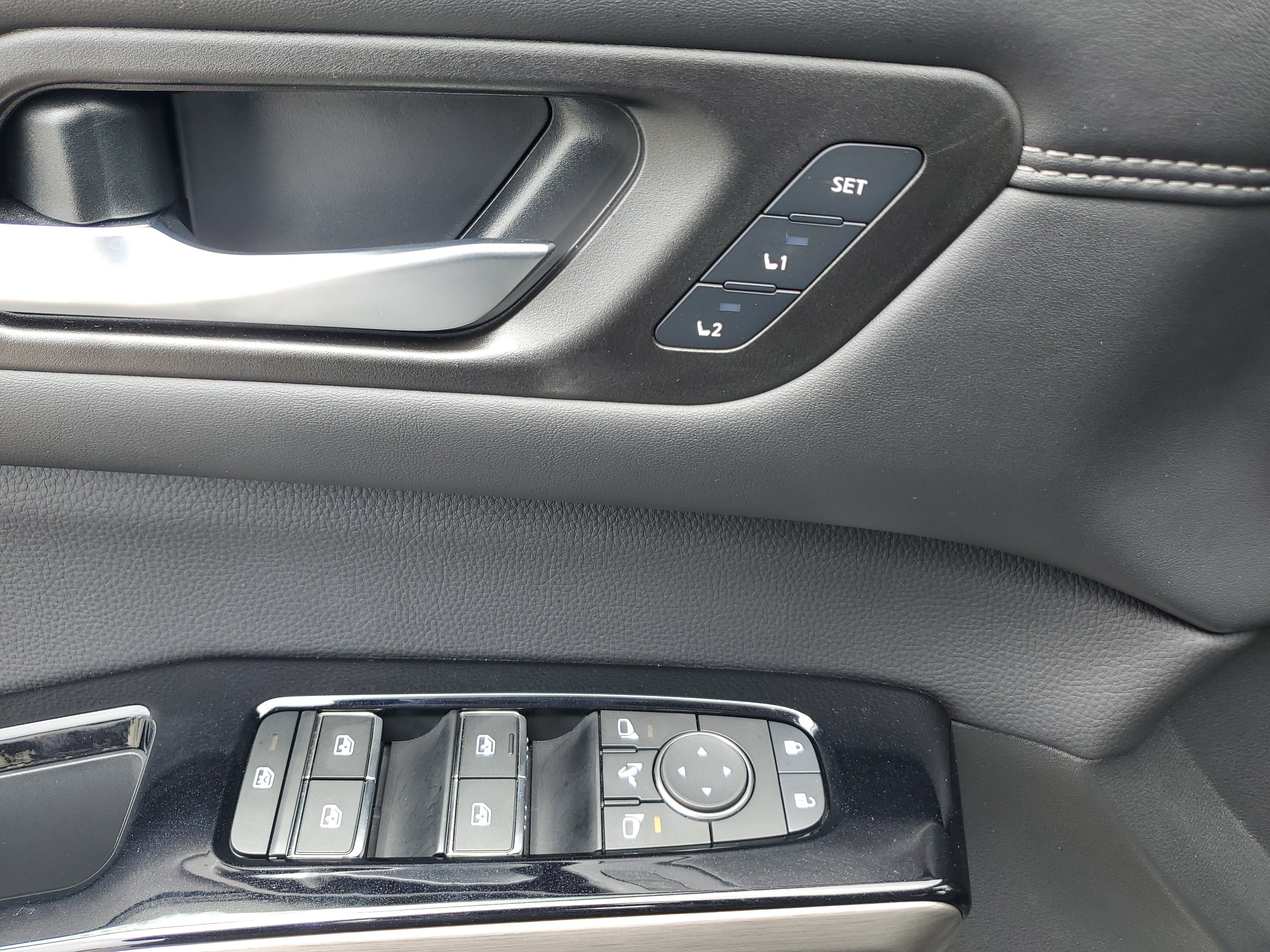 Certified 2024 Nissan Pathfinder Platinum w/ Cargo Package image 29