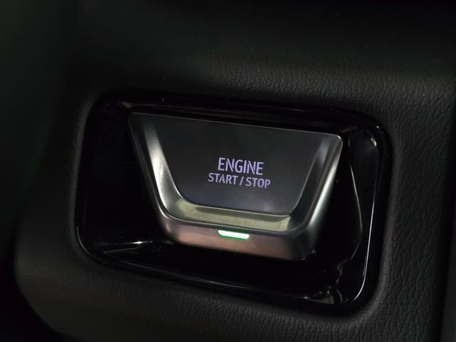 Used 2025 GMC Yukon Denali RWD image 21