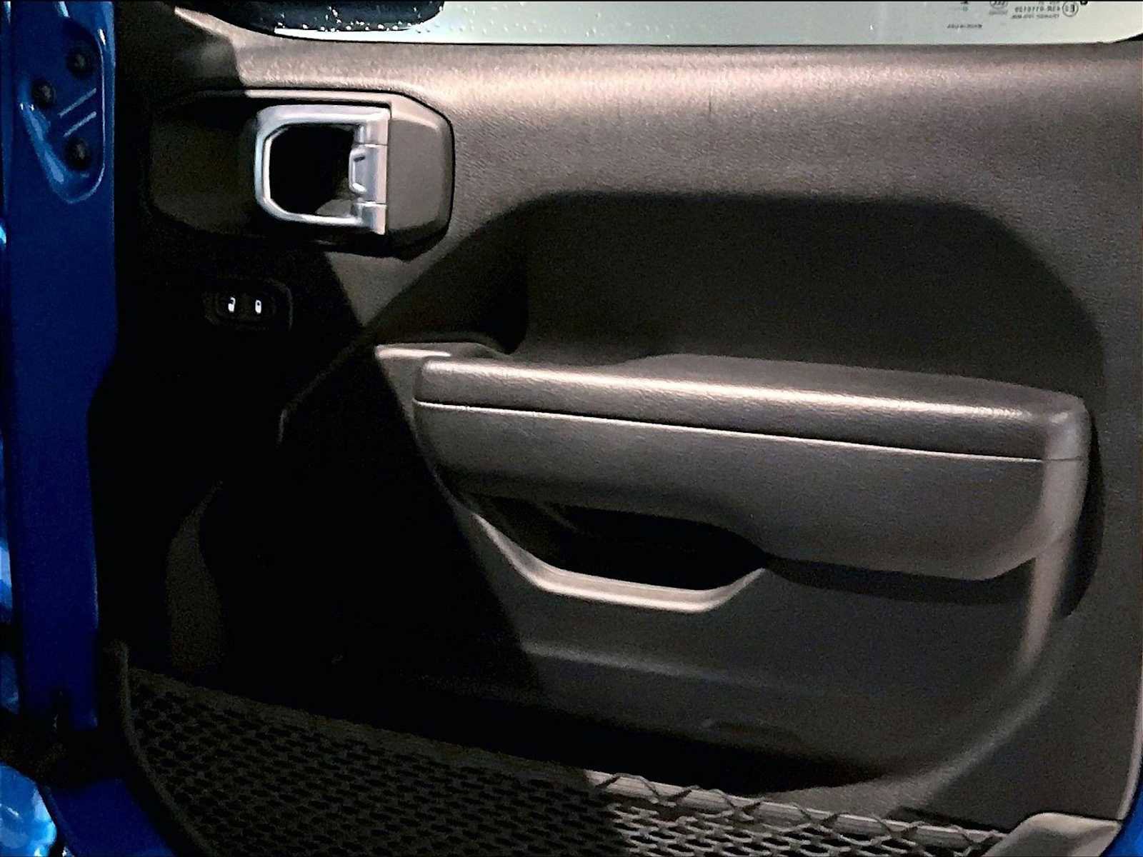 Used 2024 Jeep Wrangler Rubicon w/ Technology Group image 26