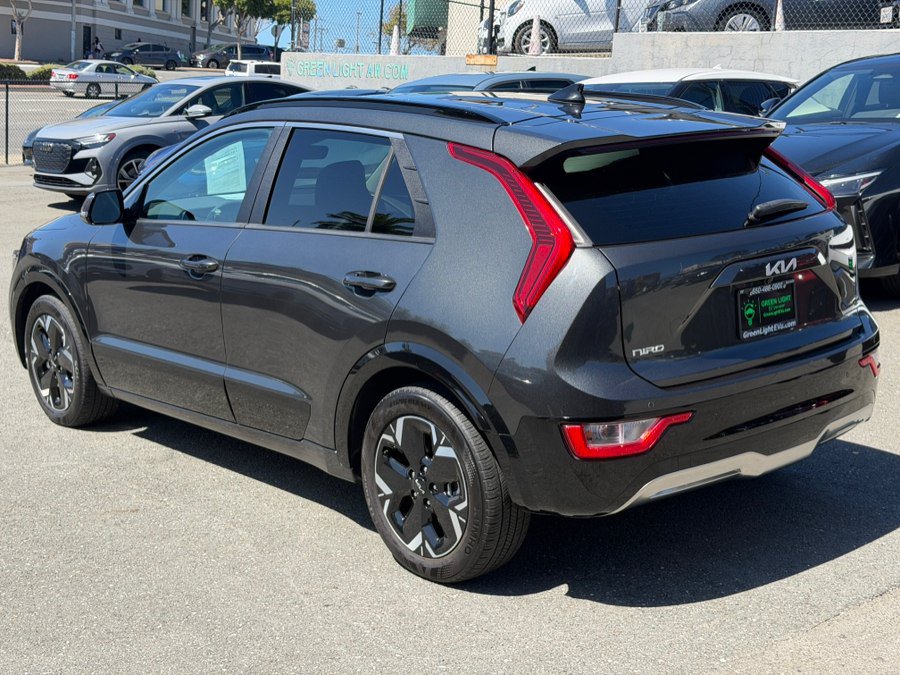 Used 2024 Kia Niro Wind w/ Wind Preserve Package FWD image 7