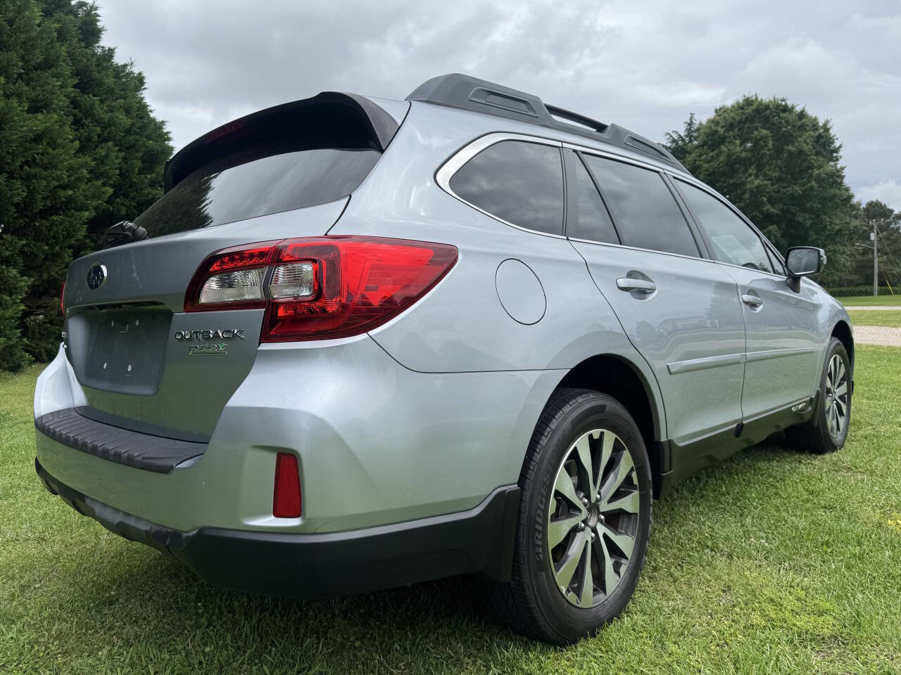 Used 2015 Subaru Outback 2.5i Limited image 8