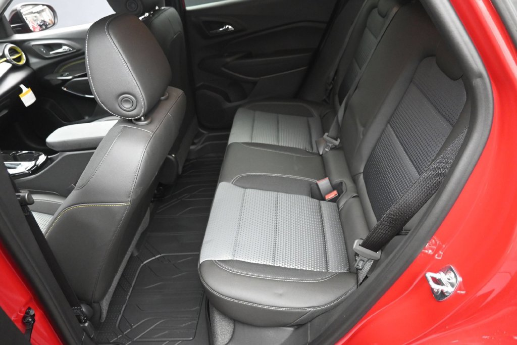 New 2026 Chevrolet Trax LT w/ Driver Confidence Package FWD image 12